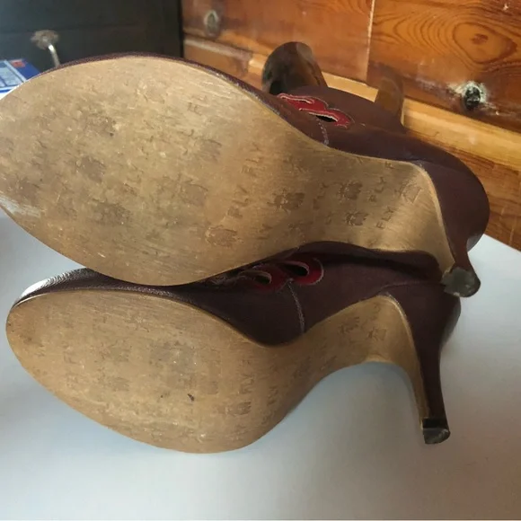 Fly London Shoes - Picture 7 of 12